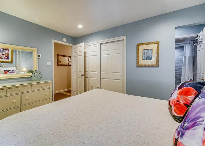 Tahoe Condo About 1 Mi To Diamond Peak Ski Resort!